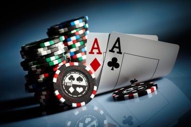Live blackjack table with multi-camera broadcast and player seats on okbos86